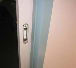 Recessed sliding door handle